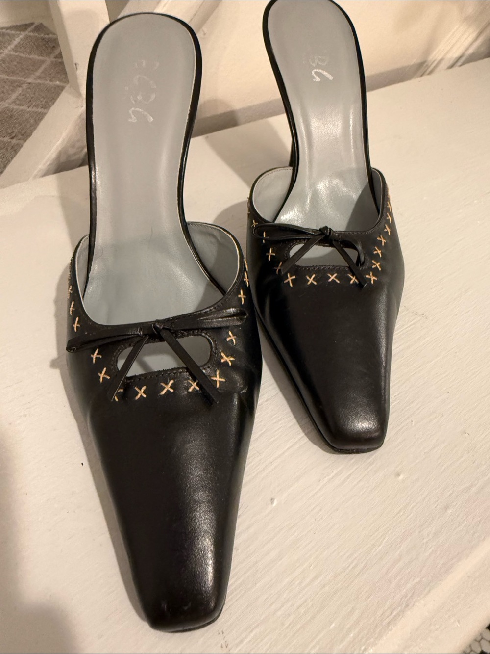 BCBG Black Y2K whimsigoth Pointed-Toe Slip-On Heels with bows ‎ size 7.5